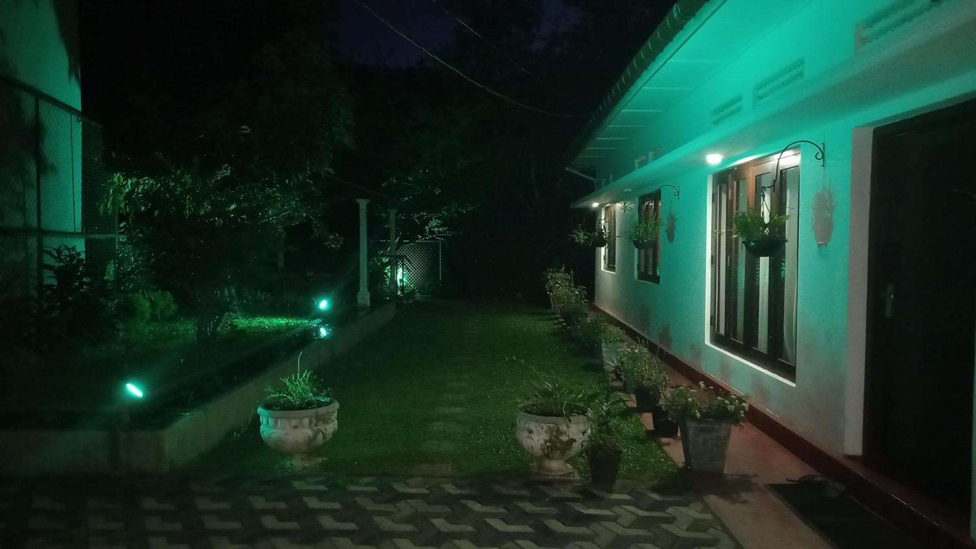 Mahaweli Shades Hotell Kandy Exteriör bild